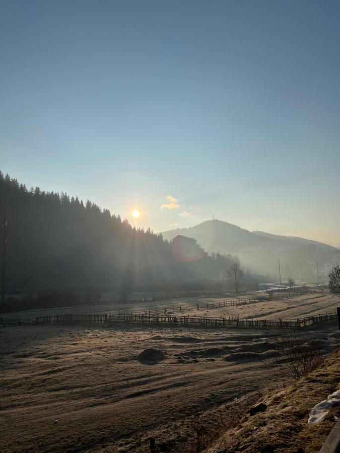 Садиба Between Mountains Mizhhirya  Buitenkant foto