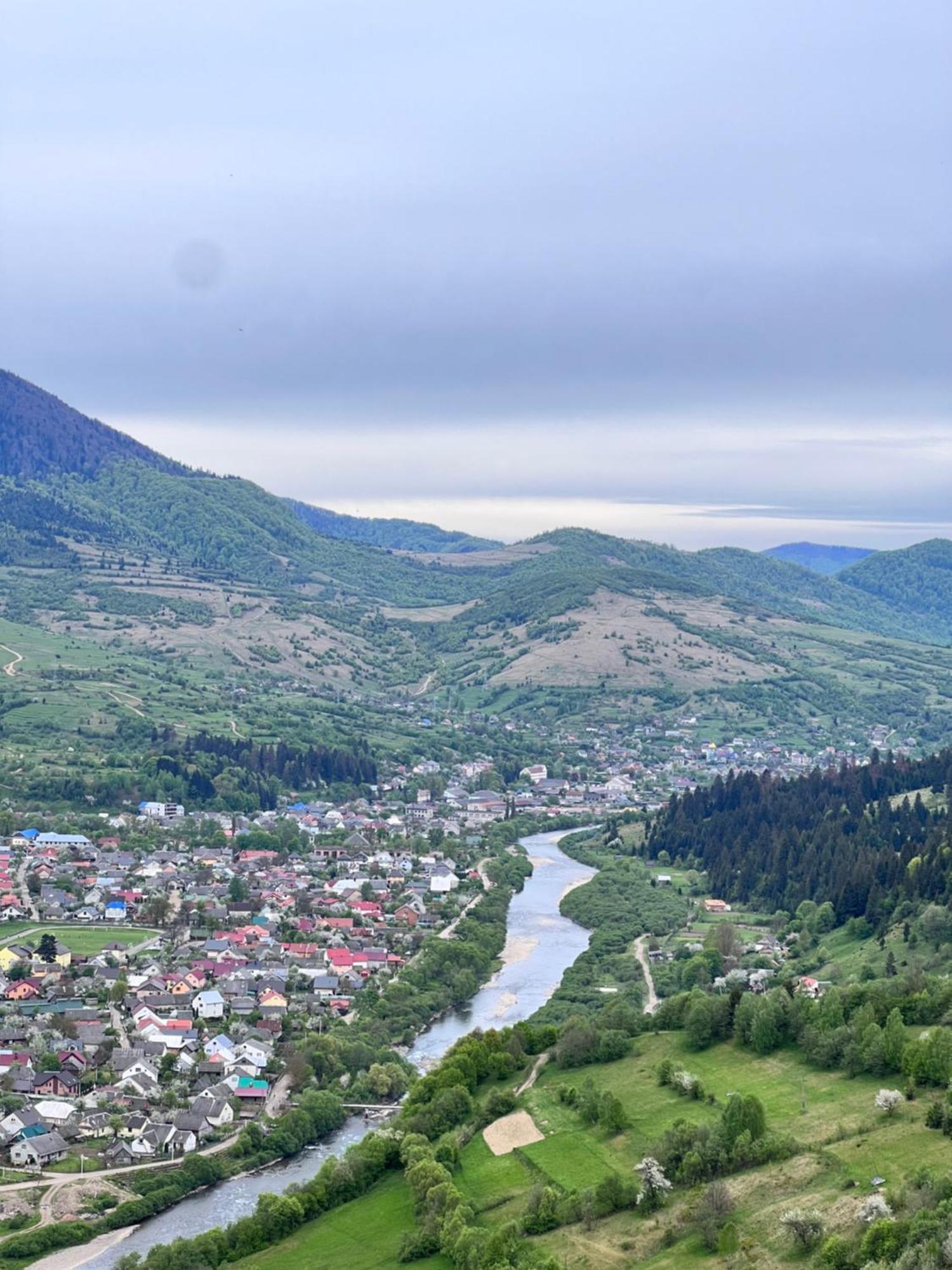 Садиба Between Mountains Mizhhirya  Buitenkant foto